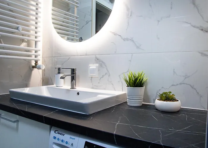 Al-dom Kasprowicza 20c Z Basenem Oraz Silownia